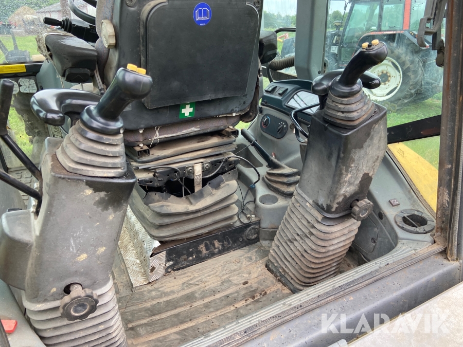 Rendegraver New Holland LB115.B