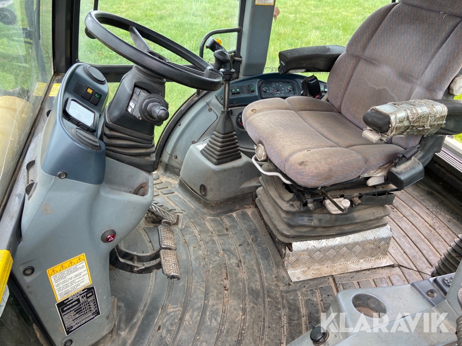 Rendegraver New Holland LB115.B