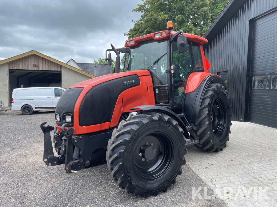 Traktor Valtra M130