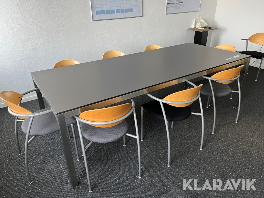 Mødebord med stole