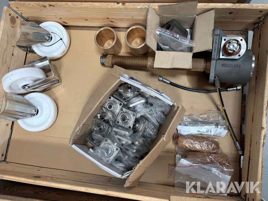 Lot - gearspindel, bronzebøsninger og flangelejer - 1 palle