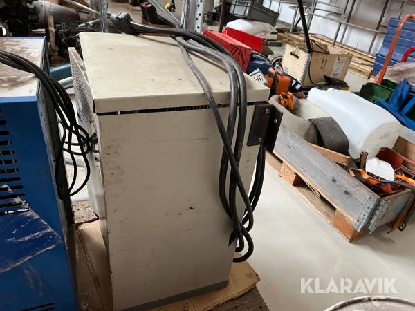 Industri batterilader Tebe