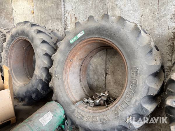 Dæk med fælge 2 styk Goodyear Super traction