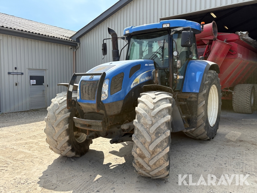 Traktor New Holland T7550