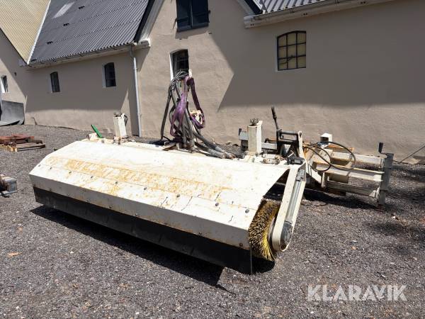 Frontkost med ophæng til sneplovsbeslag Nesbo HF 2200 SL