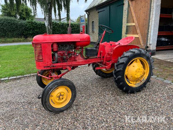 Veterantraktor Massey-Harris Pony