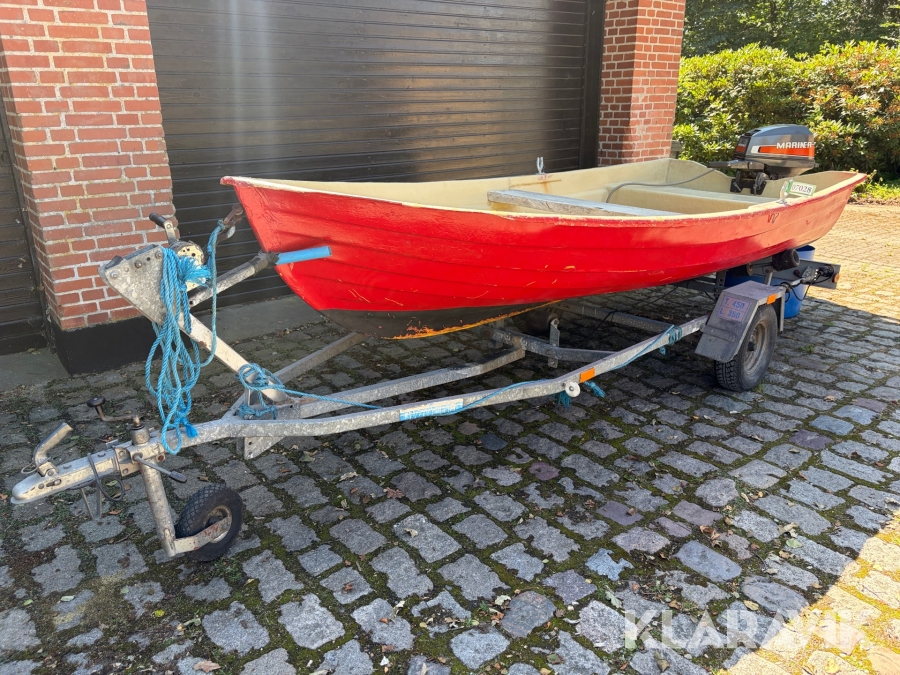 Jolle med Mariner påhængsmotor og Variant bådtrailer