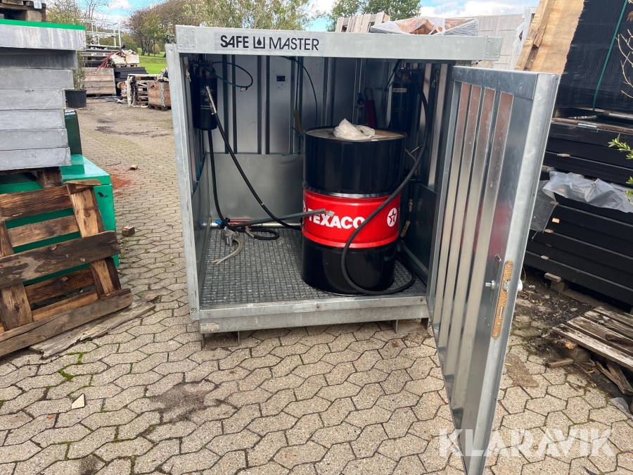 Container beholder med oliepumpe