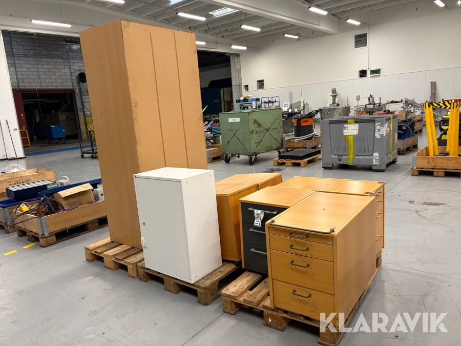 Kontormøbler - 7 enheder