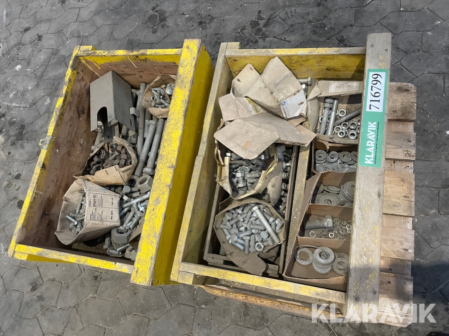 Diverse bolte og møtrikker