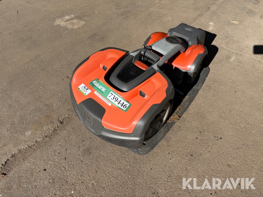 Robot plæneklipper Husqvarna 535 knækstyret med ladestation