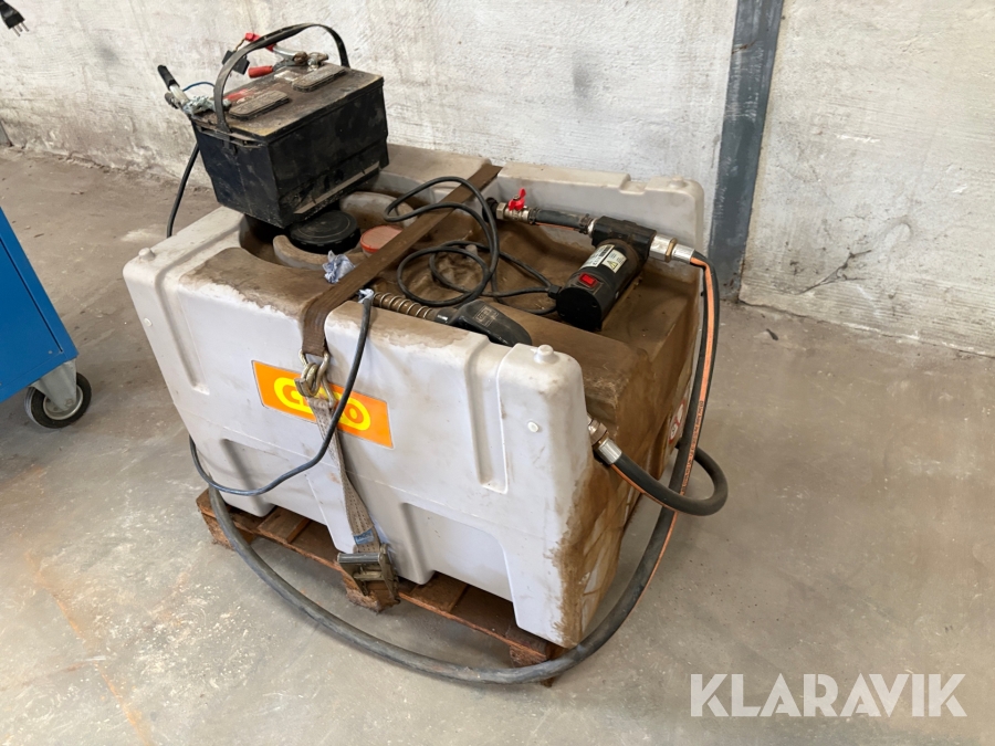 Tank med pumpe Cemo 200 liter