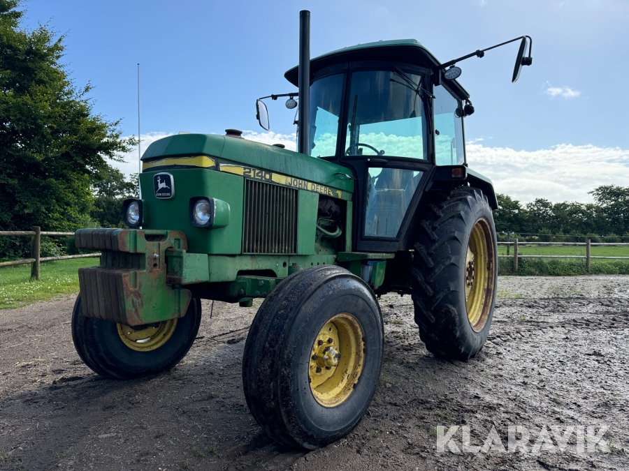Traktor John Deere 2140
