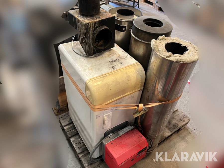 Oliefyr med skorsten Bentone B10. FUV