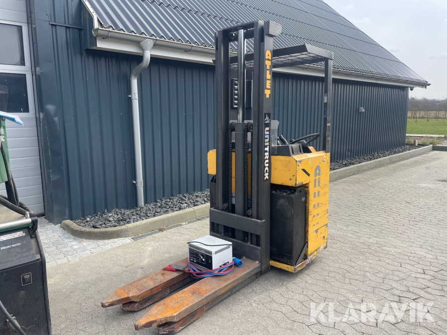 Truck Unitruck AT1015