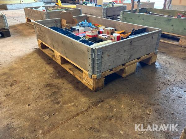 Lot med bolte og skruer -2