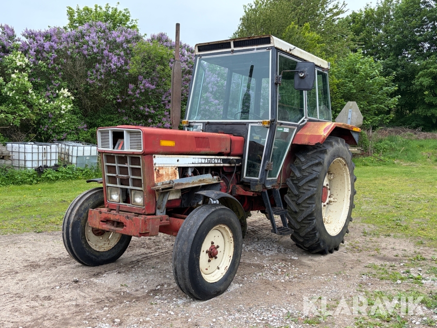 Traktor Case 844-S