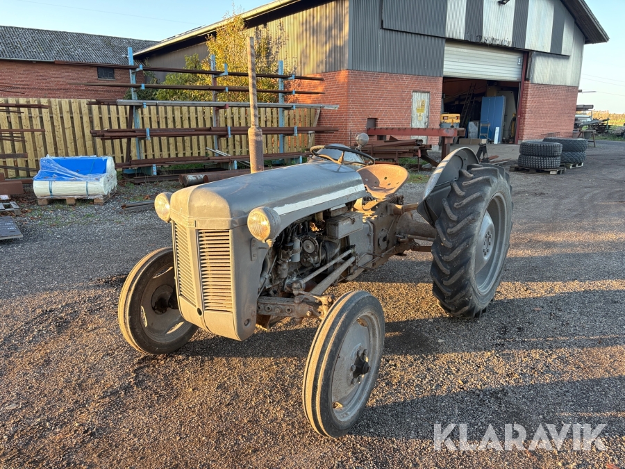 Veterantraktor Ferguson TEA-20 - 1 styk