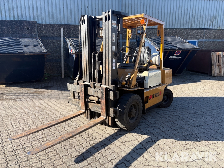 Gastruck Komatsu FG25-8 triplex mast med sideforskydning