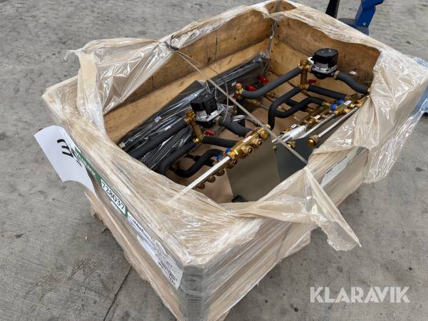 Gulvvarmeunit Wavin BCVS TP3 4KV + 3VV + 2GV med Grundfos cirkulationspumpe 2 styk