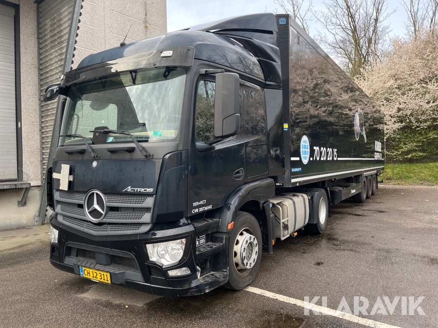 Lastbil Mercedes-Benz Actros med sættevogn