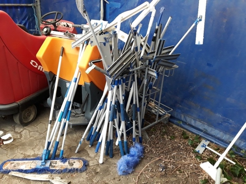  Rengøringsredskaber