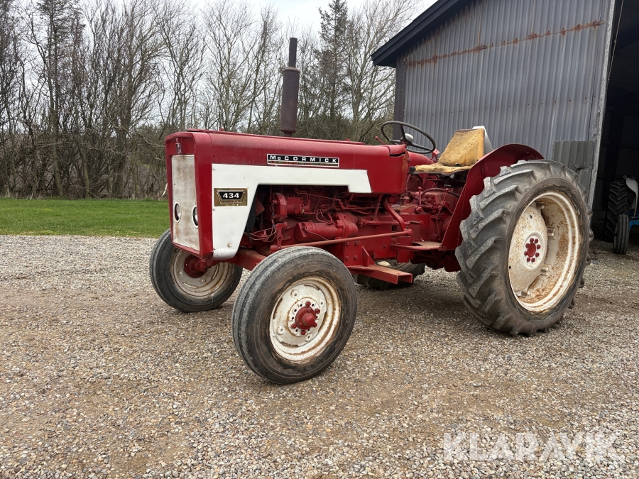Veterantraktor McCormick 434