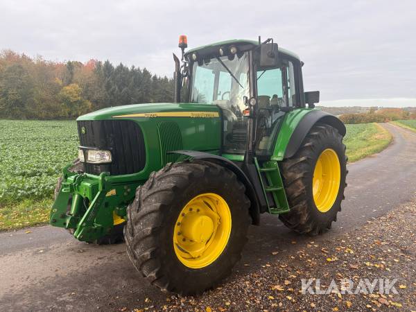 Traktor John Deere 6920 med frontlift