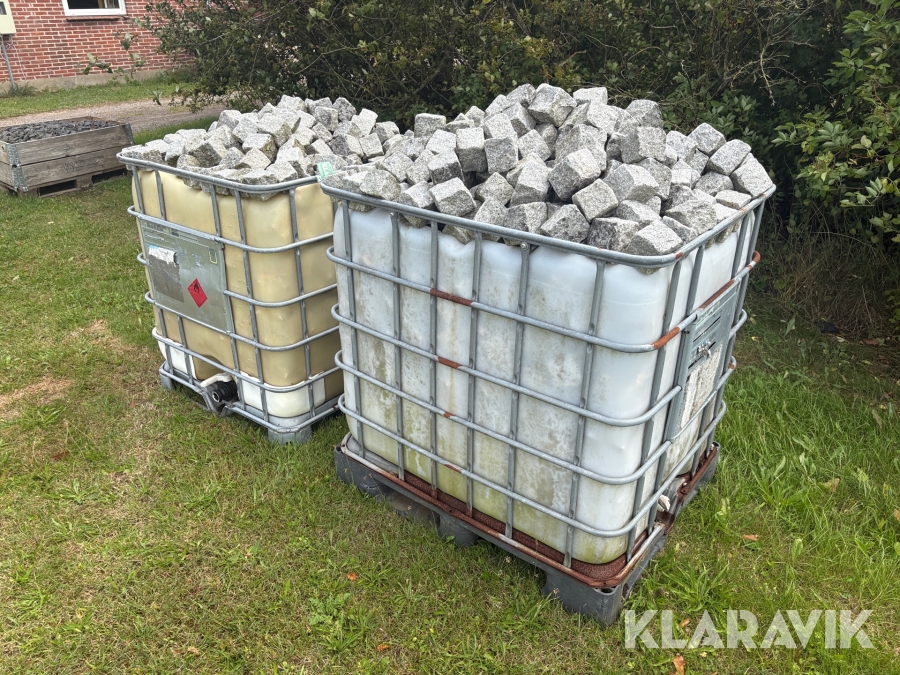 Chaussesten, anslået 2.000-2.500 Styk