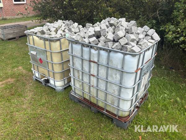 Chaussesten, anslået 2.000-2.500 Styk