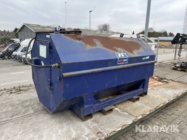 Olietank med pumpe 2500L