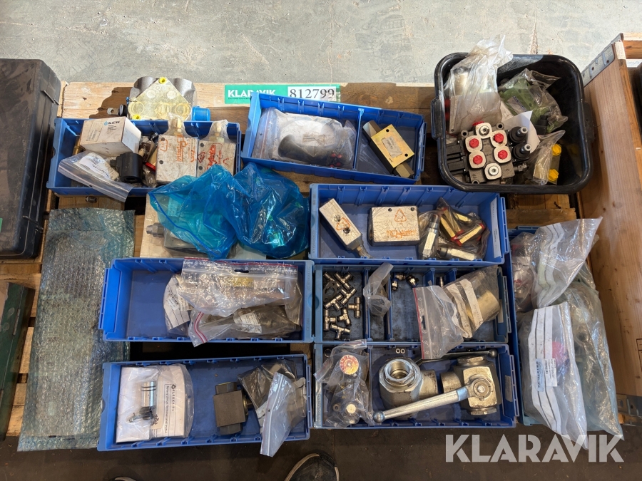 Assorterede hydraulik ventiler - 10 kasser
