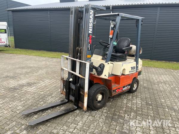 Truck Nissan 18/PJ01A1180
