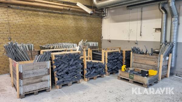 Opbevaringsstel EAB justerbart i bredde og længde