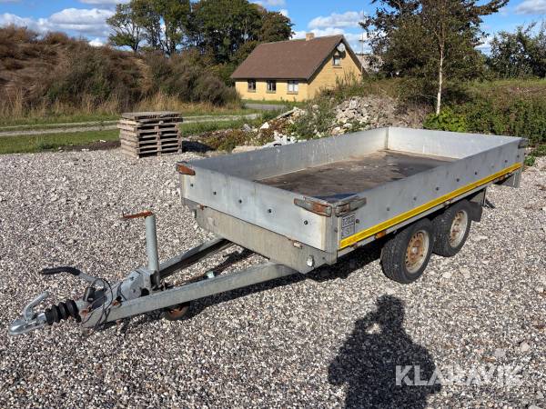 Trailer Eduard 3116 2000kg