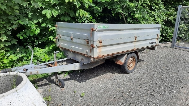 Trailer med høje sider