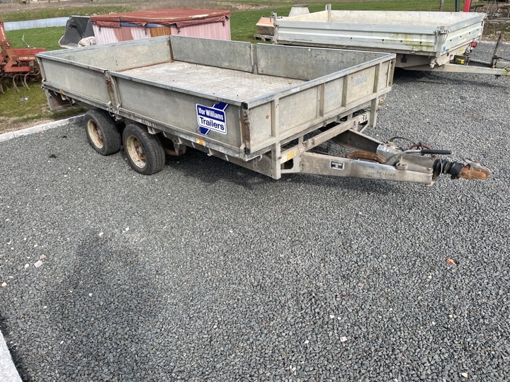 Trailer