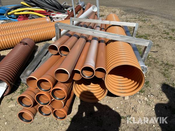 Kloakrør 20 styk i forskellige størrelser