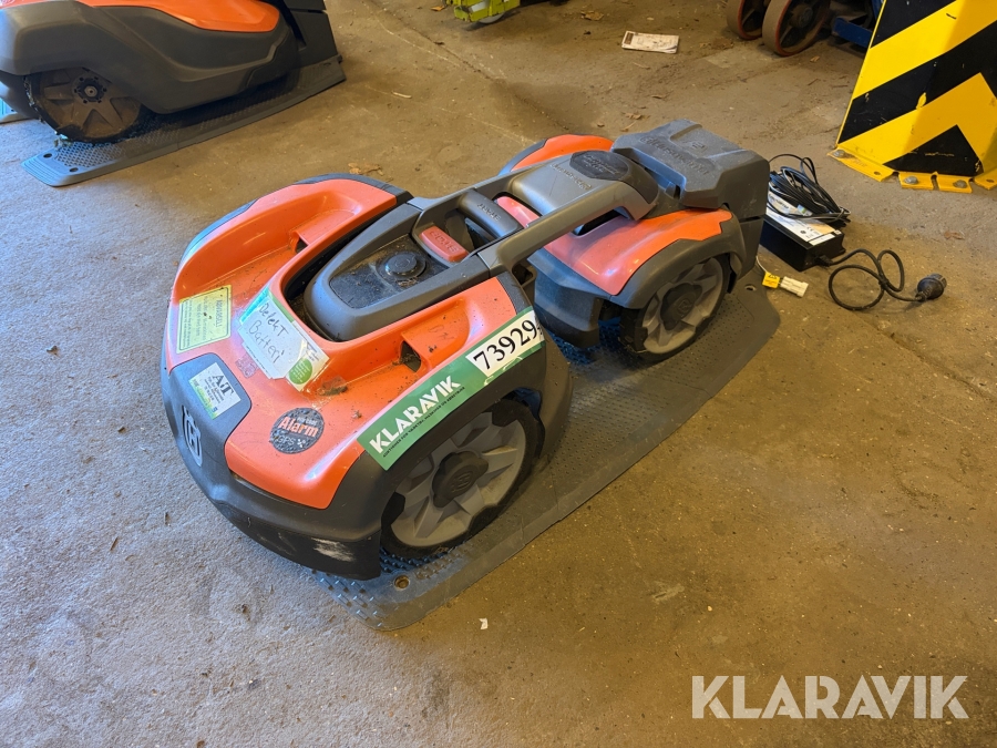 Robotplæneklipper Husqvarna Professionel 535 AWD knækstyret