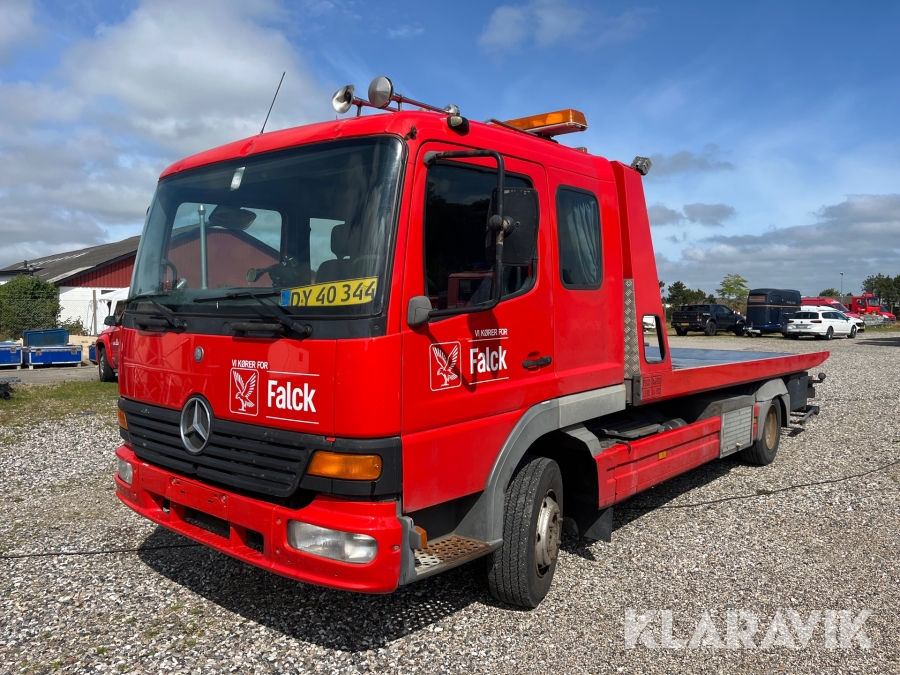 Redningskøretøj Mercedes-Benz Atego 818 med skydelad og spil