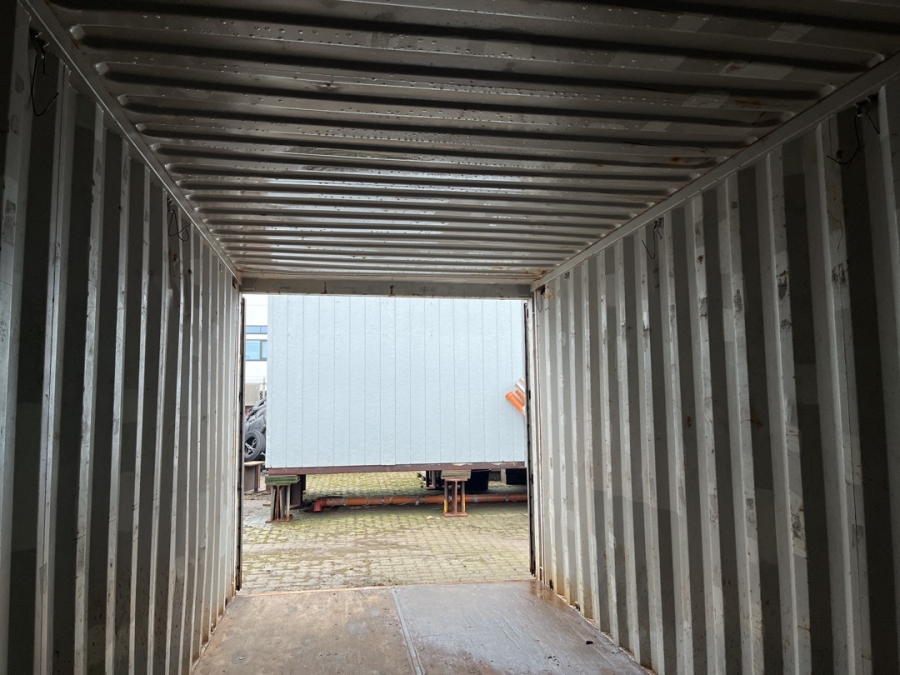 Container