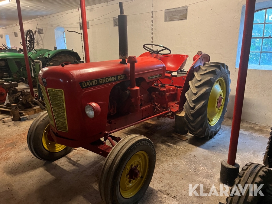 Veterantraktor David Brown 850 implematic