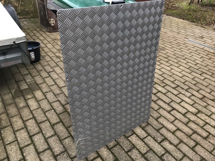 2 aludørk plader