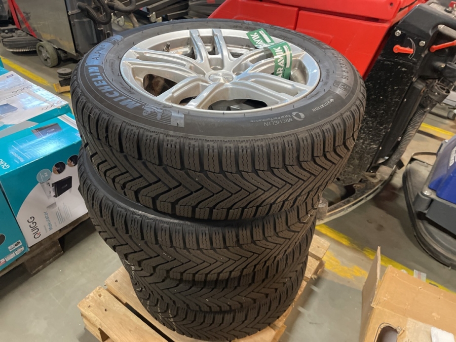 AluFælge med vinterdæk