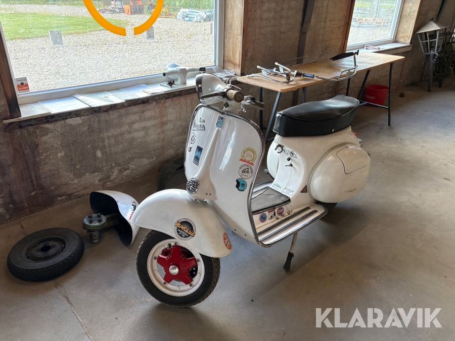 Motorcykel Vespa 125 cc
