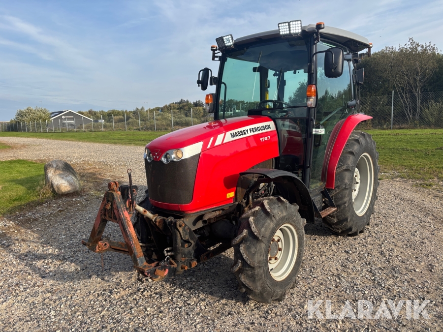 Traktor Massey Ferguson 1747 4WD + Ekstra hjulsæt