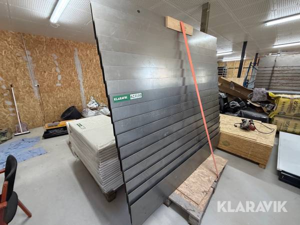 Stål reoler til brochure