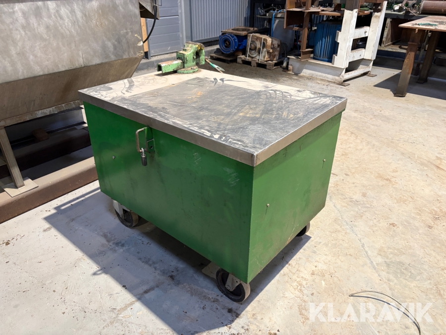 Værksteds vogn med skruetvinge