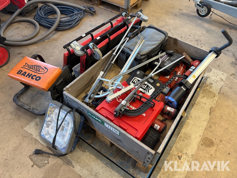 Assorteret håndværktøj og tilbehør - 1 palle