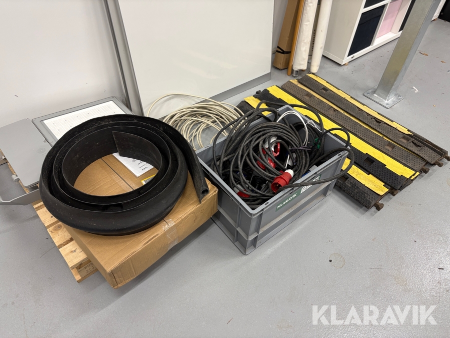 Overkørsler, kabler og led lampe